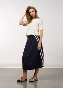 Linear skirt
